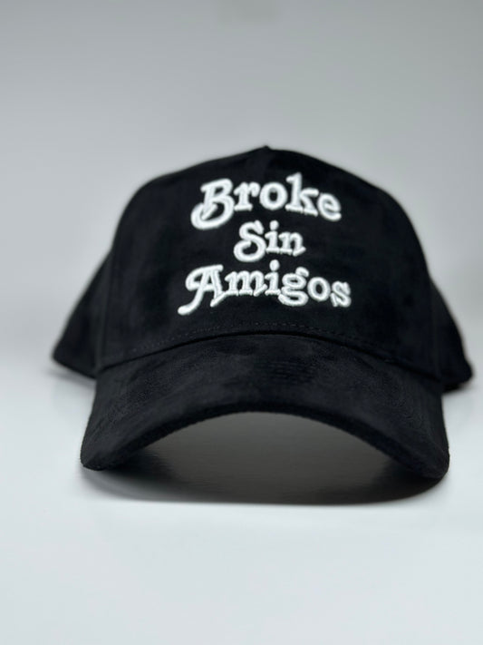 Broke sin amigos